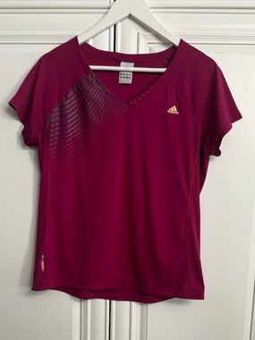 Adidas Size Large Magenta V-Neck Short Sleeve Performance Tee w/Formotion Tech